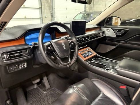 Used 2020 Lincoln Aviator Reserve w/ Equipment Group 202A AWD/4WD image 12