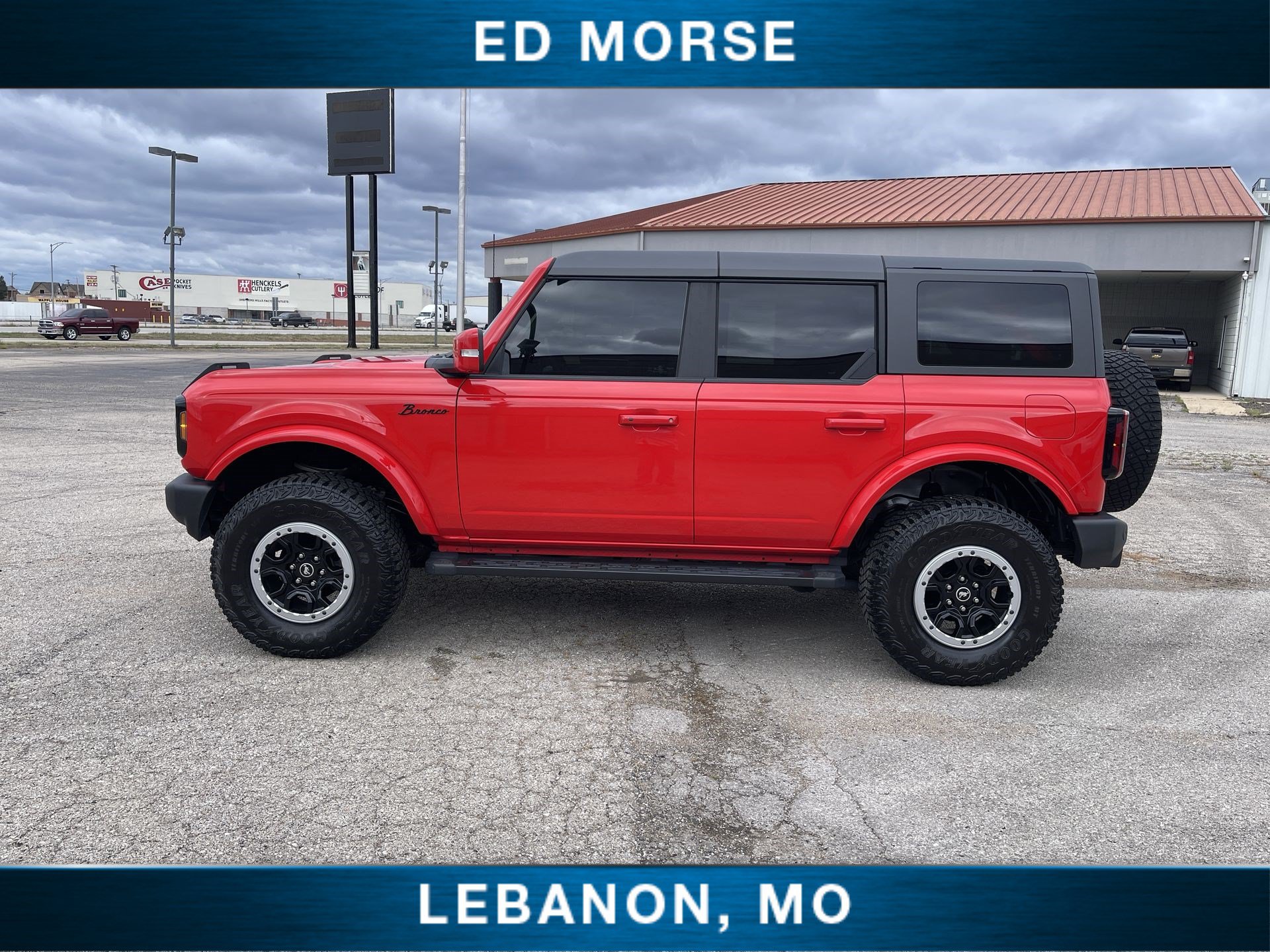 Used 2023 Ford Bronco Outer Banks AWD/4WD image 5