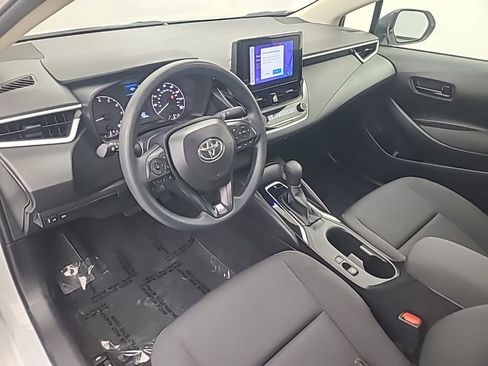 Used 2025 Toyota Corolla LE image 26