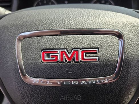 Used 2017 GMC Acadia SLT AWD/4WD image 33