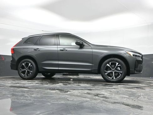 New 2026 Volvo XC60 B5 Core w/ Protection Package Premier image 40