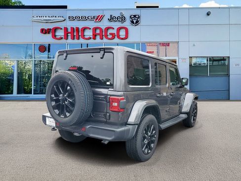 Used 2025 Jeep Wrangler Unlimited Sahara AWD/4WD image 4