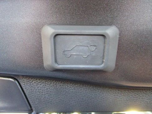 Used 2023 Toyota RAV4 XLE Premium image 24