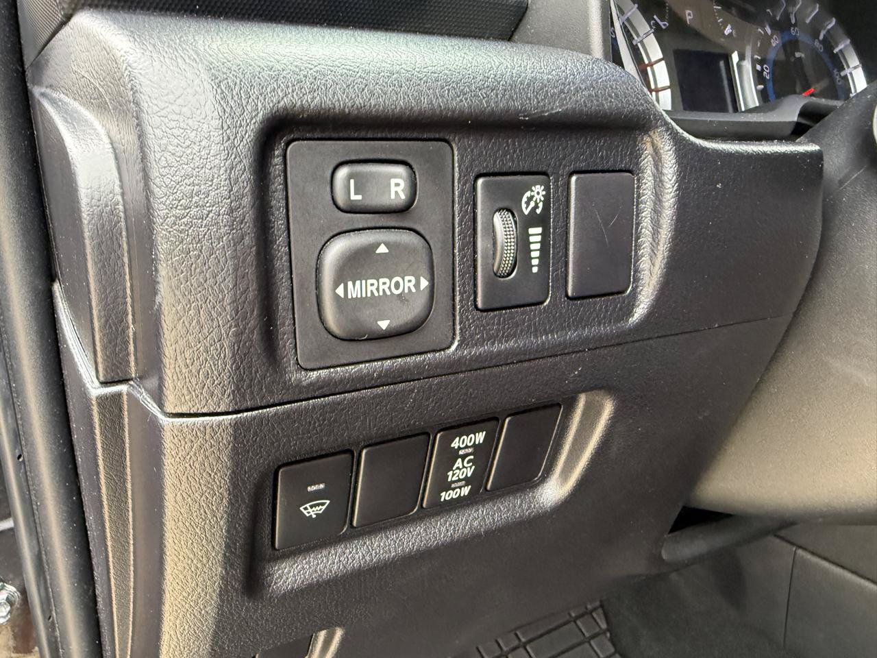 Used 2016 Toyota 4Runner SR5 AWD/4WD image 13