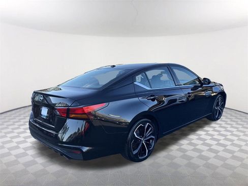 Used 2024 Nissan Altima 2.5 SR image 5