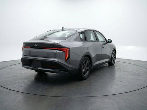 Used 2025 Kia K4 LXS image 9