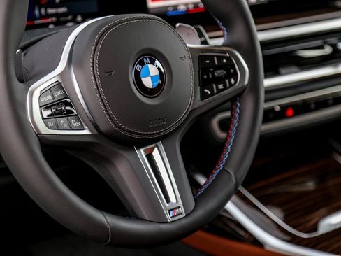 New 2026 BMW X7 M60i image 11