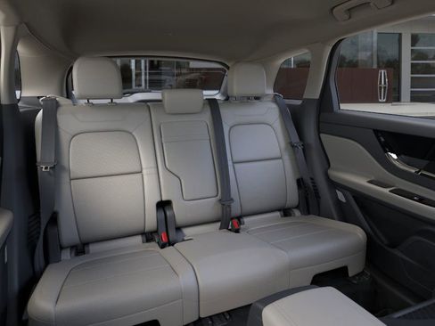 New 2025 Lincoln Corsair AWD w/ Equipment Group 101A image 11