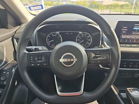 Used 2024 Nissan Rogue S FWD image 26
