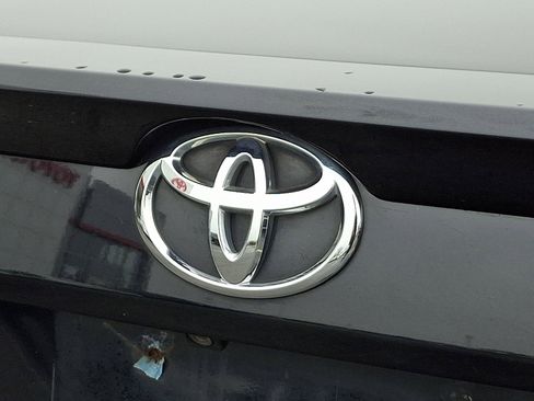 Used 2019 Toyota Yaris LE image 29