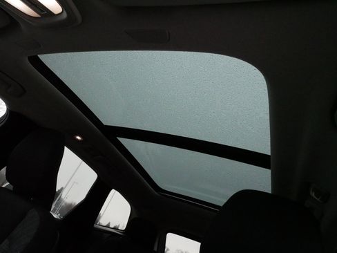 Used 2023 Volvo XC60 B5 Core image 32