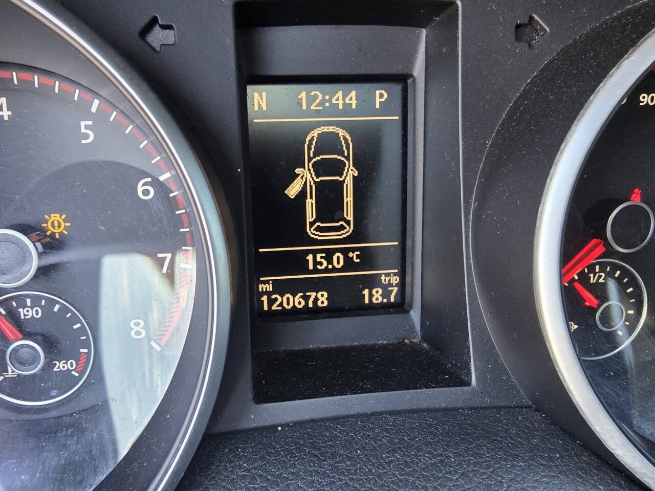 Used 2013 Volkswagen Golf 4-Door FWD image 32