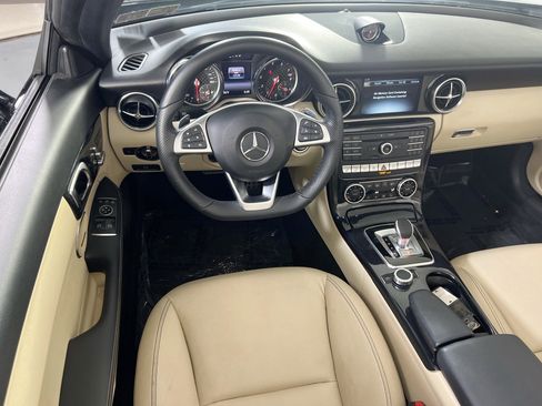 Used 2020 Mercedes-Benz SLC 300 image 22