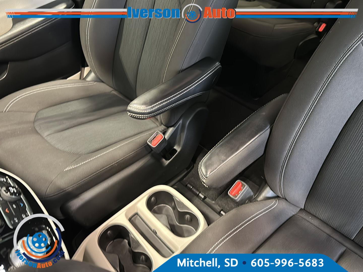 Used 2023 Chrysler Voyager LX FWD image 22