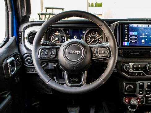 Used 2024 Jeep Wrangler Willys image 37