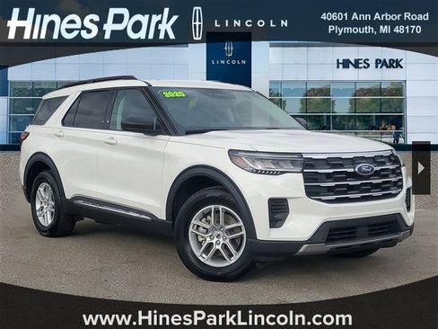 Used 2025 Ford Explorer Active image 1