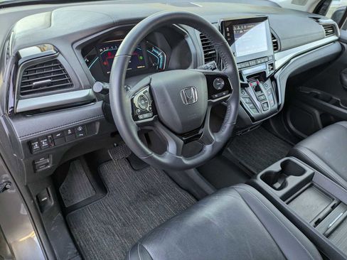 Certified 2023 Honda Odyssey Touring image 2