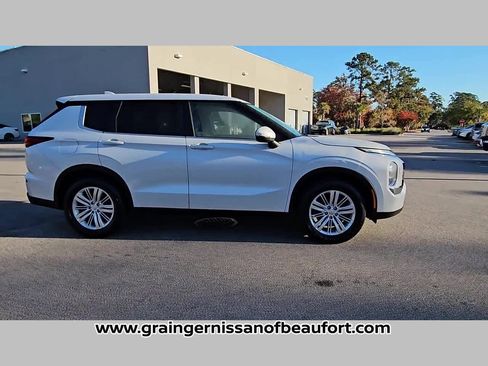 Used 2022 Mitsubishi Outlander ES image 35