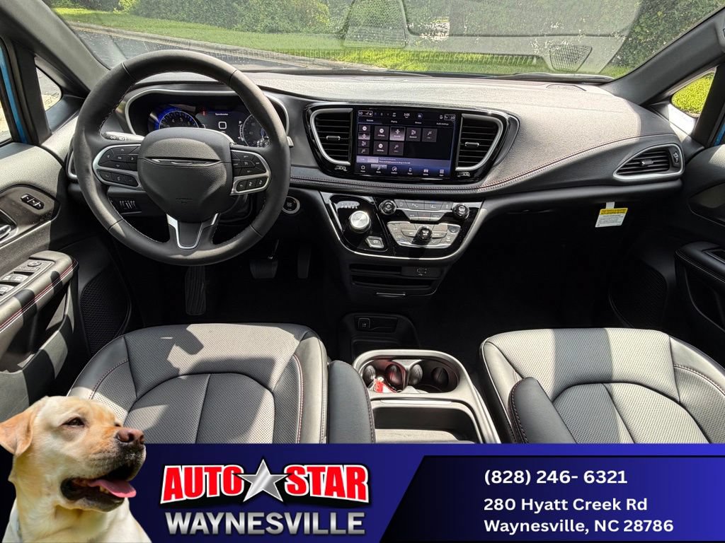 New 2027 Chrysler Pacifica Select AWD/4WD image 7