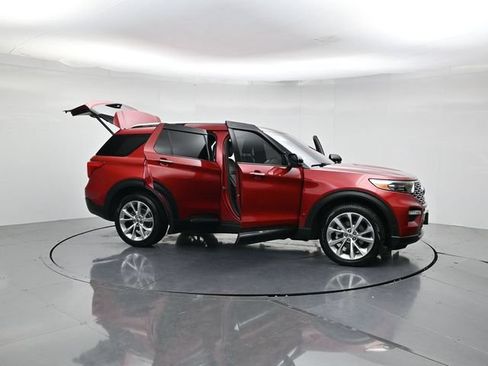Used 2021 Ford Explorer Platinum w/ Equipment Group 601A AWD/4WD image 52