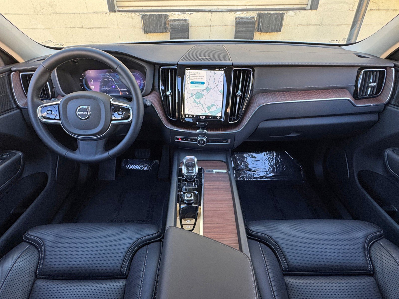 Used 2024 Volvo XC60 T8 Ultimate w/ Protection Package Premier AWD/4WD image 13