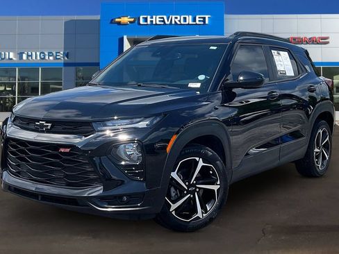 Used 2022 Chevrolet TrailBlazer RS w/ Technology Package FWD image 3