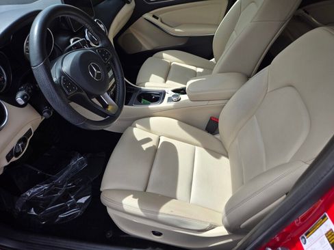 Used 2019 Mercedes-Benz GLA 250 4MATIC image 13