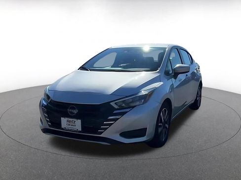 Used 2025 Nissan Versa SV FWD image 6