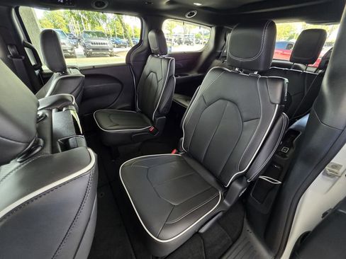 New 2026 Chrysler Pacifica Limited w/ Uconnect Theater Family Group AWD/4WD image 10