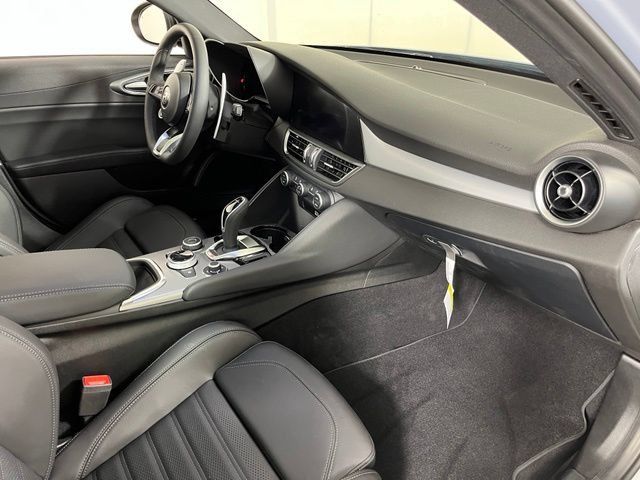 Used 2026 Alfa Romeo Giulia AWD w/ Driving Assist Package image 46