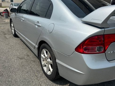 Used 2009 Honda Civic DX-VP image 6