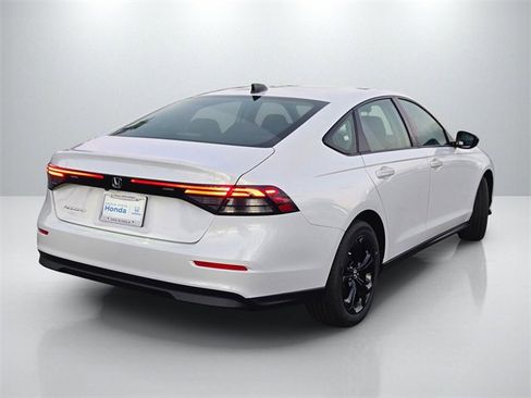 New 2025 Honda Accord SE image 5