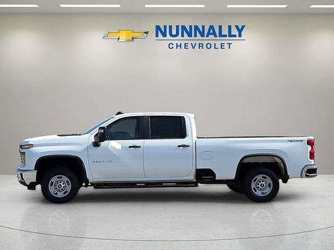 Used 2024 Chevrolet Silverado 2500 W/T w/ WT Convenience Package AWD/4WD image 2