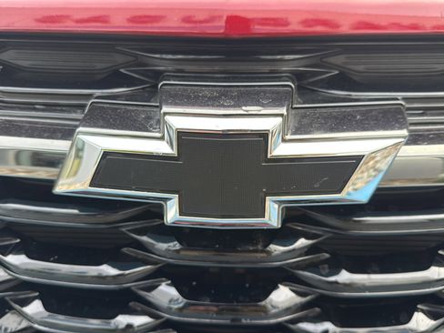 Used 2025 Chevrolet Trax RS w/ Driver Confidence Package image 43