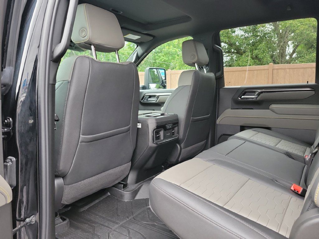 Used 2026 Chevrolet Silverado 2500 ZR2 w/ LPO, Dark Essentials Package AWD/4WD image 17