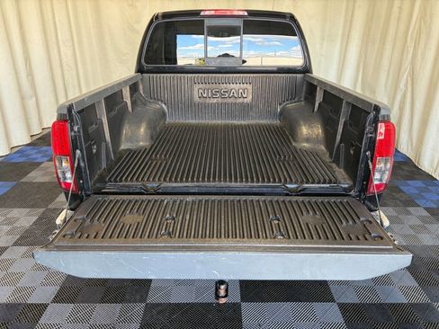 Used 2014 Nissan Frontier SV AWD/4WD image 10