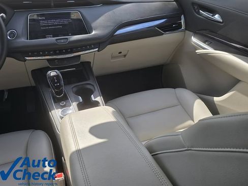Used 2023 Cadillac XT4 Luxury FWD image 16