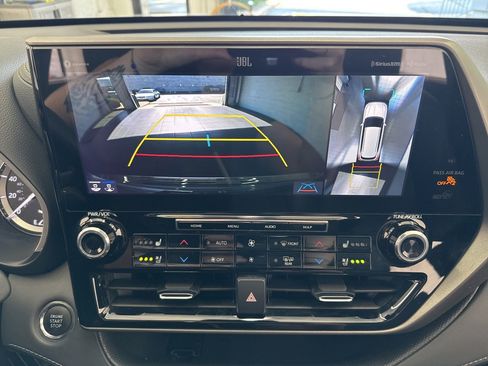 Used 2022 Toyota Highlander Limited w/ Protection Package #3 (TMS) AWD/4WD image 30