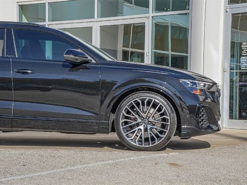 Used 2024 Audi SQ8 Prestige image 9