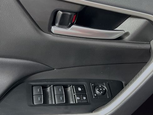 Used 2023 Toyota RAV4 XLE FWD image 17