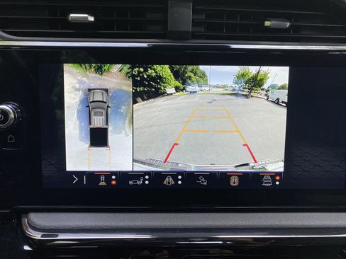 Used 2024 GMC Sierra 1500 AT4 w/ AT4 Preferred Package AWD/4WD image 28