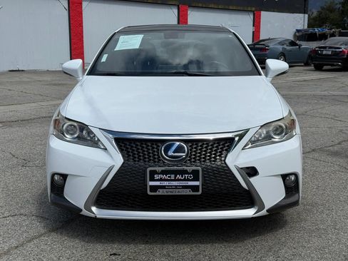 Used 2015 Lexus CT 200h w/ Navigation Package FWD image 2
