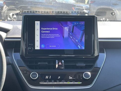 Used 2025 Toyota Corolla LE image 20