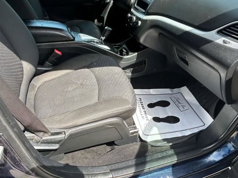 Used 2018 Dodge Journey SE w/ Connectivity Group FWD image 13