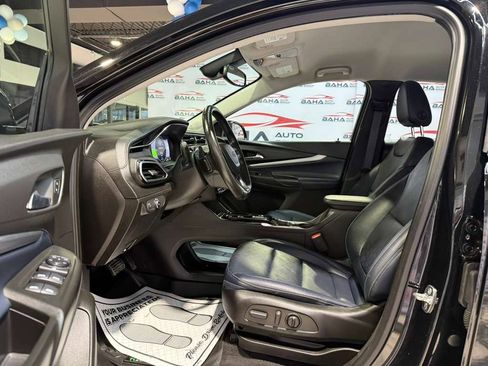Used 2022 Chevrolet Bolt EUV LT w/ Convenience Package image 28