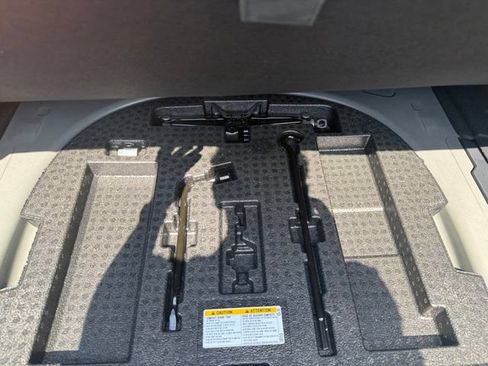 Certified 2025 Lexus ES 350 w/ Accessory Package (Z2) FWD image 36