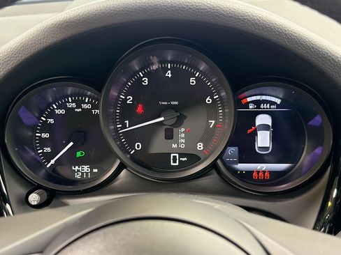 Used 2025 Porsche Macan image 40