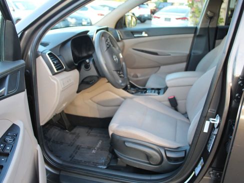 Used 2019 Hyundai Tucson SE FWD image 9