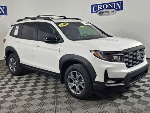 Used 2025 Honda Passport TrailSport image 7