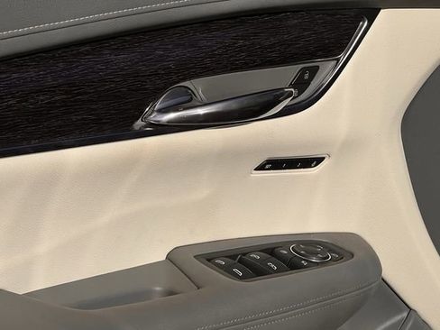 Certified 2022 Cadillac XT6 Premium Luxury image 25